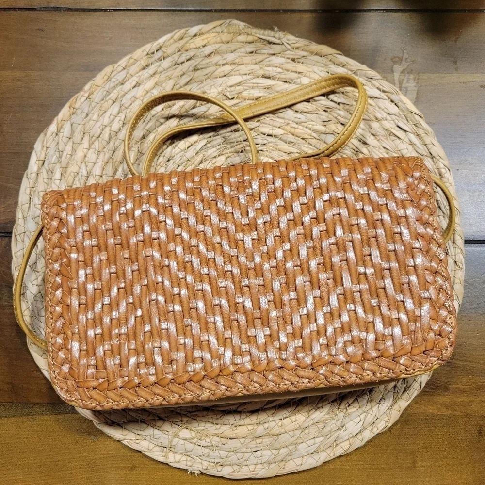 DE VECCHI BY HAMILTON HODGE CONVERTIBLE CROSSBODY CLUTCH BAG WOVEN LEATHER